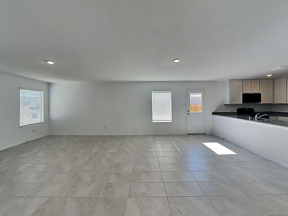 3rd image of 9809 Papillion Way