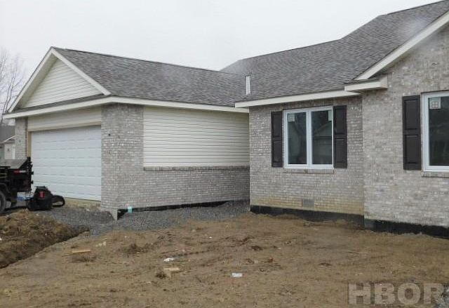 1st image of 642 Villa Dr W