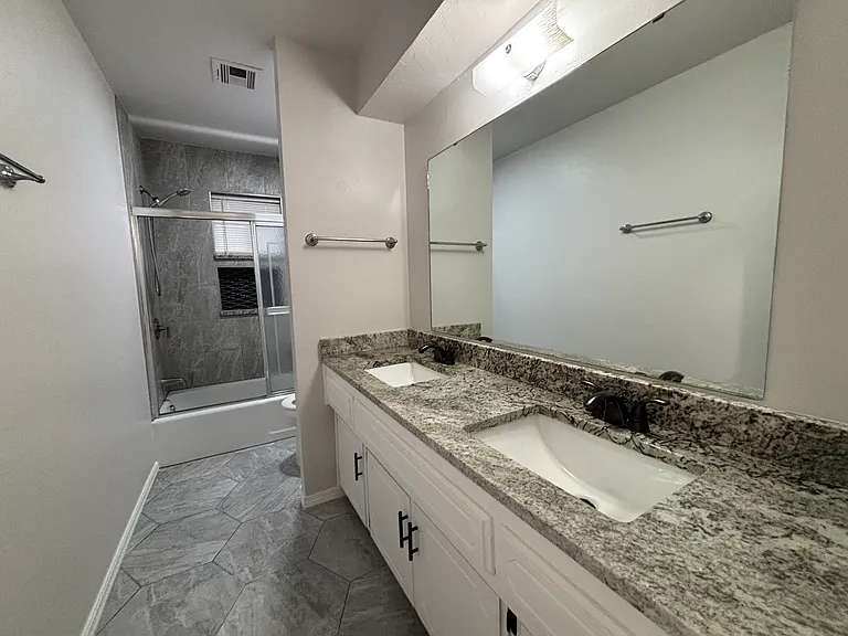1716 N Fordson Ave — Photo 17