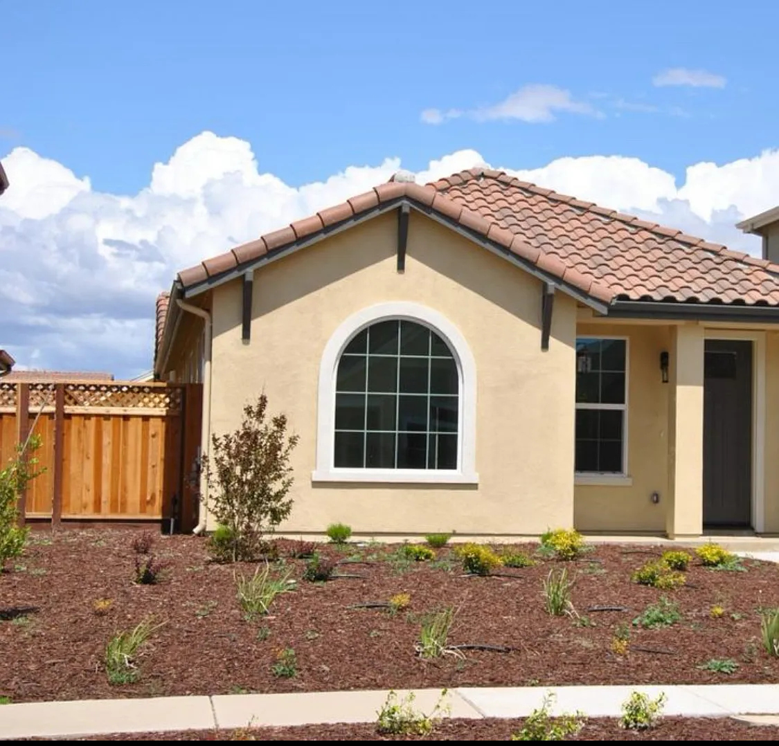 3 bed, 1238 sqft, $3,500 — Photo 1