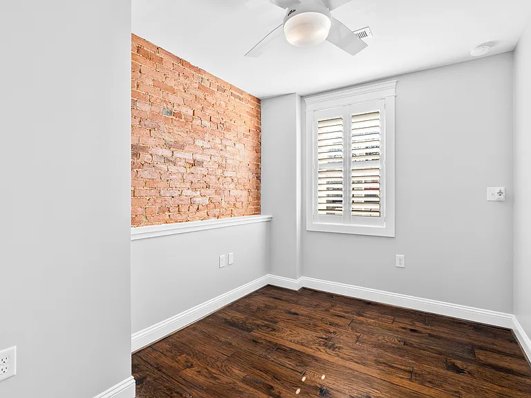 163 B And O Ave #0 — Photo 15