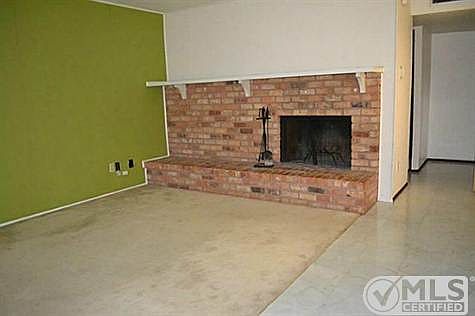 2nd image of 916 Middle Cove Dr
