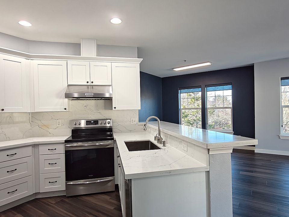 1st image of 22615 NE Alder Crest Dr Unit 203