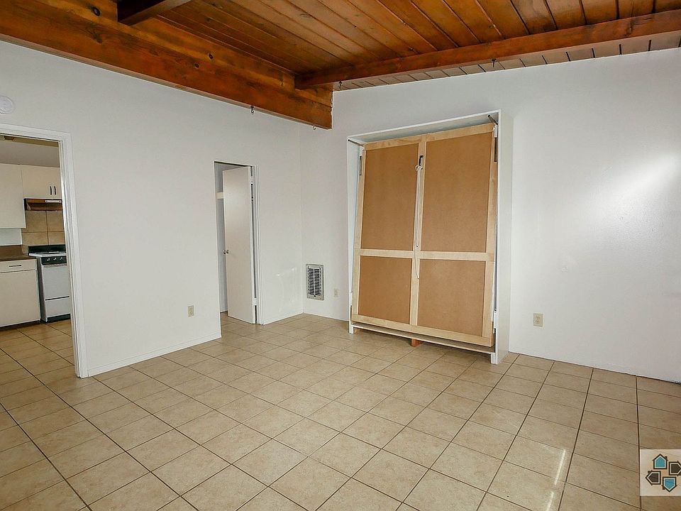 Building Photo 5