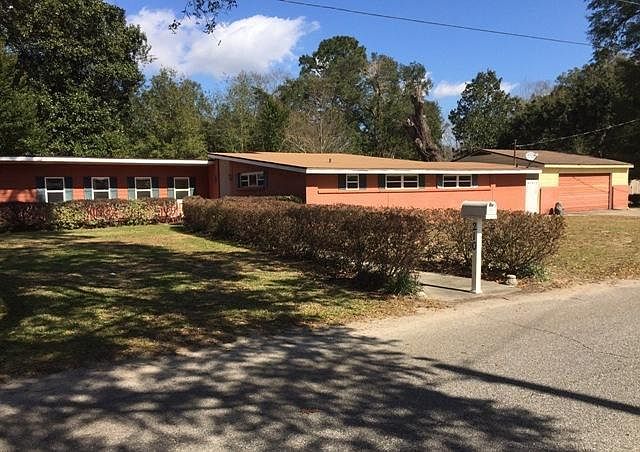 1st image of 210 Greenridge Dr