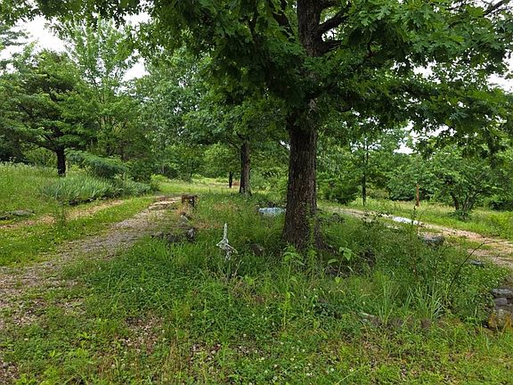 4th image of 290 County Road 971