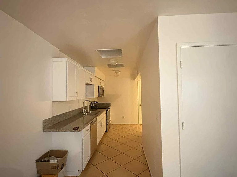 5045 E Adams St — Photo 2
