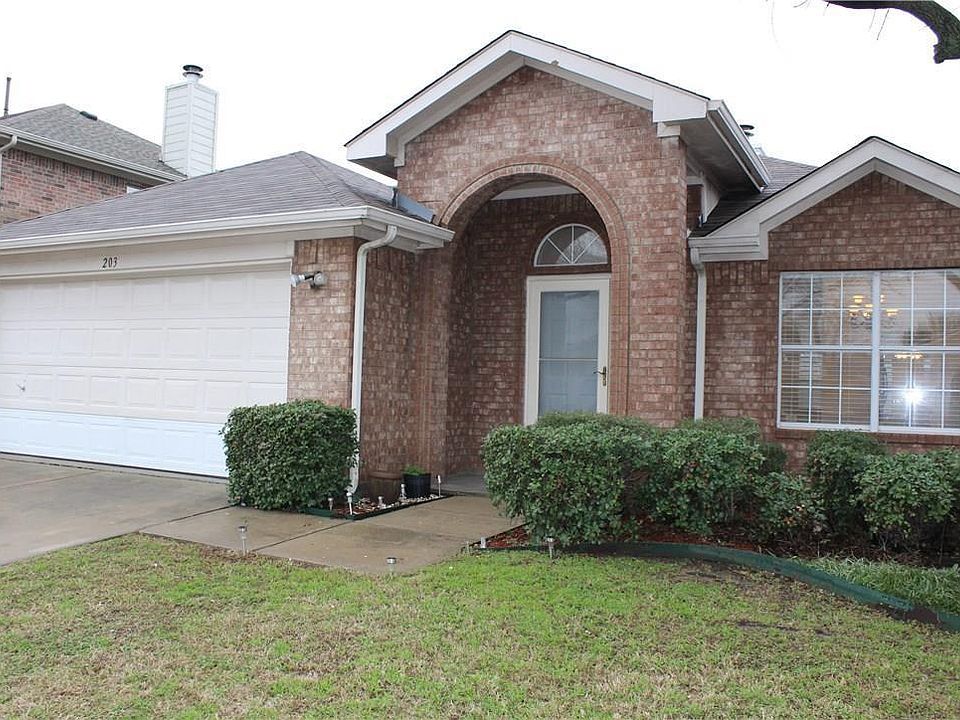 1st image of 203 Lakehurst Dr