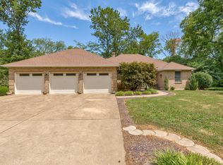 701 Hollyhock Ln, Farmington, MO 63640