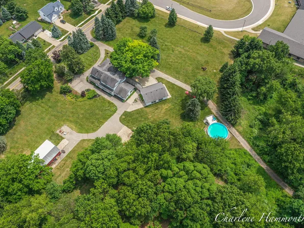9111 Summit Ave NE, Rockford, MI 49341