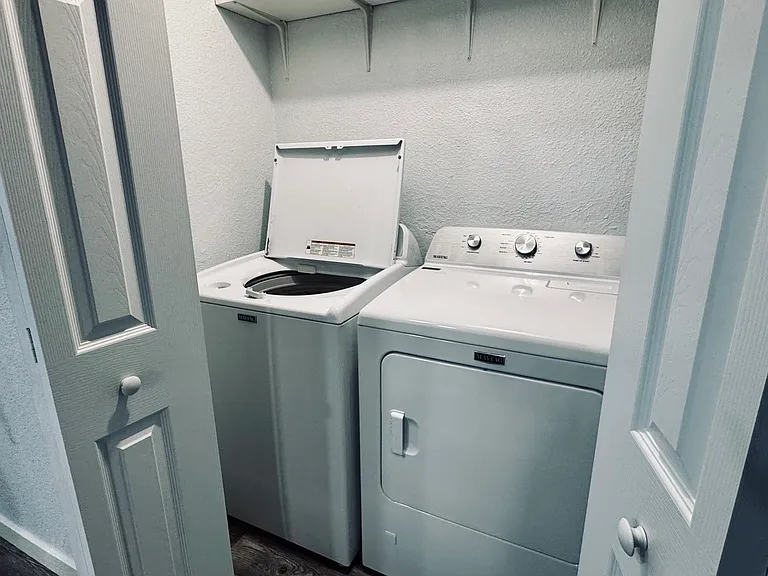 815 N Singer Ct — Photo 12