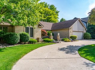 37860 Stableview Dr, Farmington Hills, MI
