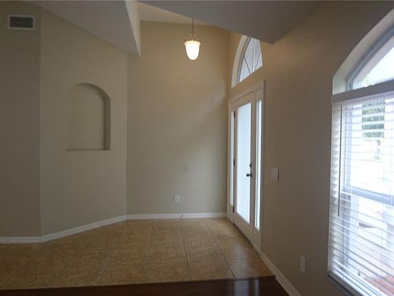 3rd image of 19030 Fishermans Bend Dr