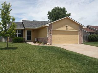 1706 Summerwood St, Goddard, KS 67052