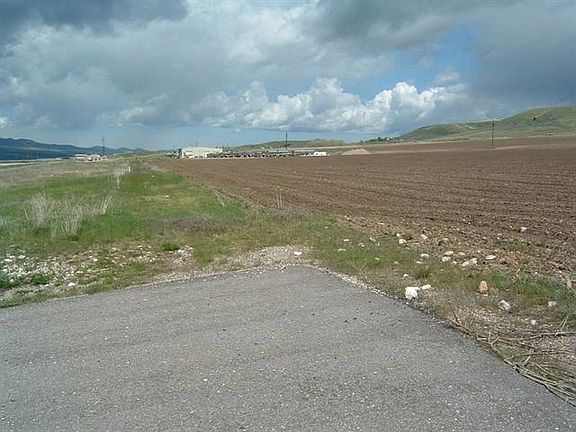 2nd image of 1824 E Highway 30
