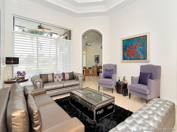 4th image of 10889 Blue Palm St #10889