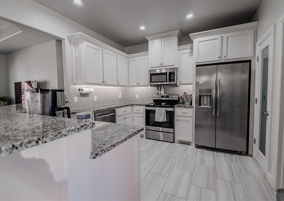 1st image of 26890 Bridlewood Rd