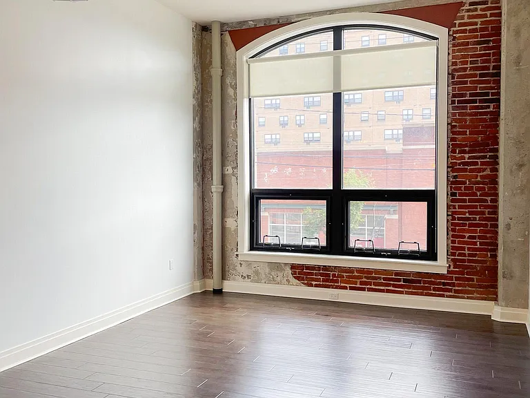 41 W Lemon St #207 — Photo 4