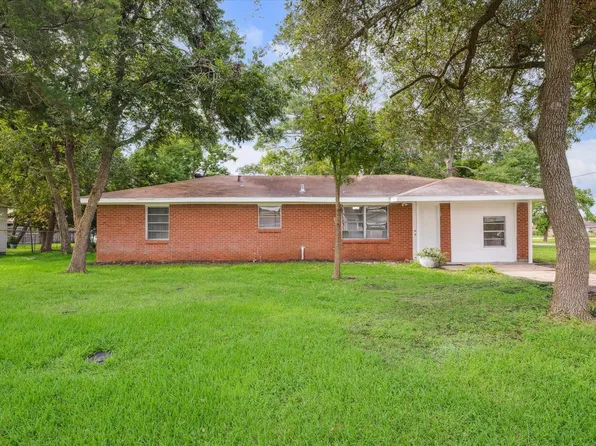 2331 32nd Ave N, Texas City, TX 77590