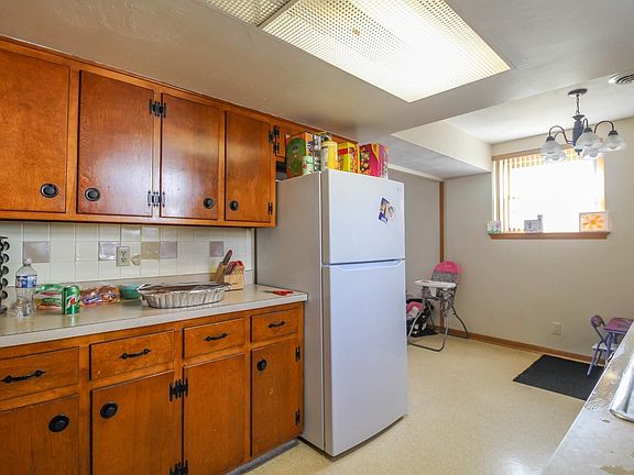 5th image of 1769-1771 E Briar Ln