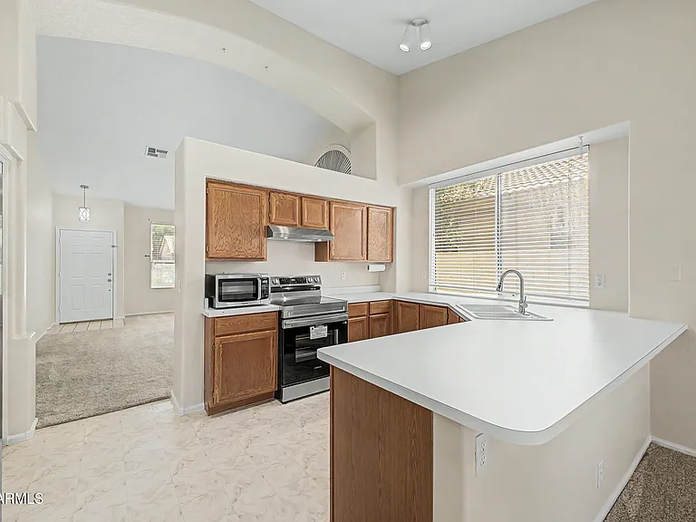 1068 W Glenmere Dr — Photo 3