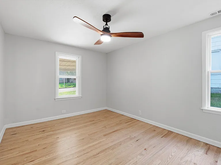 7725 Robinson St — Photo 18