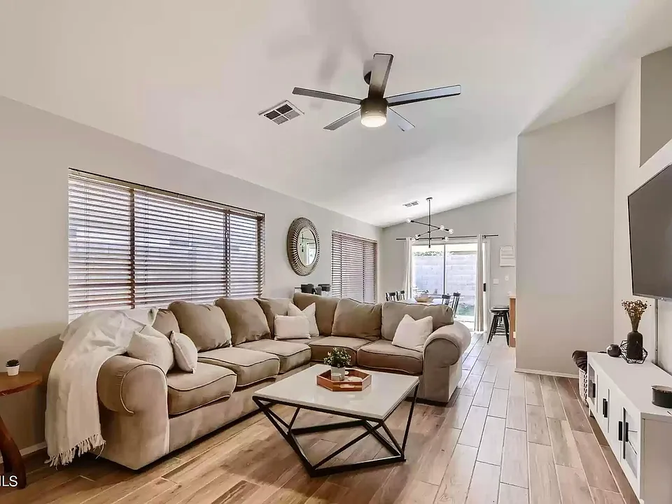 139 W Monona Dr