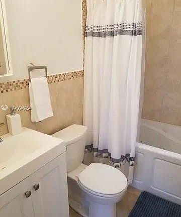 2nd image of 1639 Hayes St #2