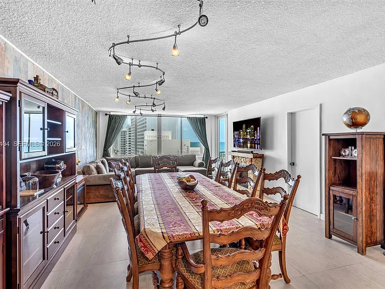 5401 Collins Ave #813 — Photo 7