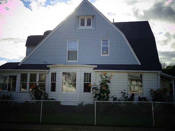 95 Grand Ave - House