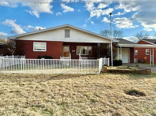 608 Fleming Ave, Ravenswood, WV 26164