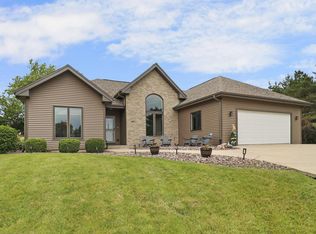 4802 Pinetree Cir, Racine, WI 53402