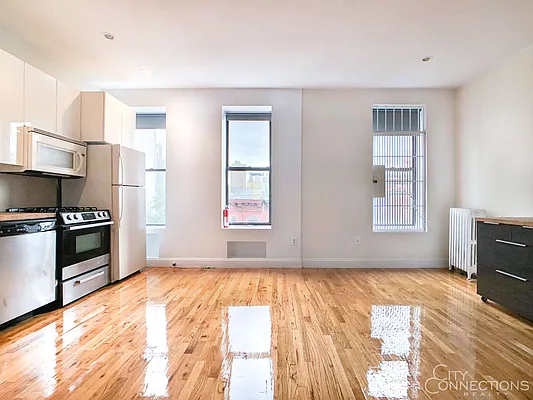 Rented by City Connections Realty | media 29