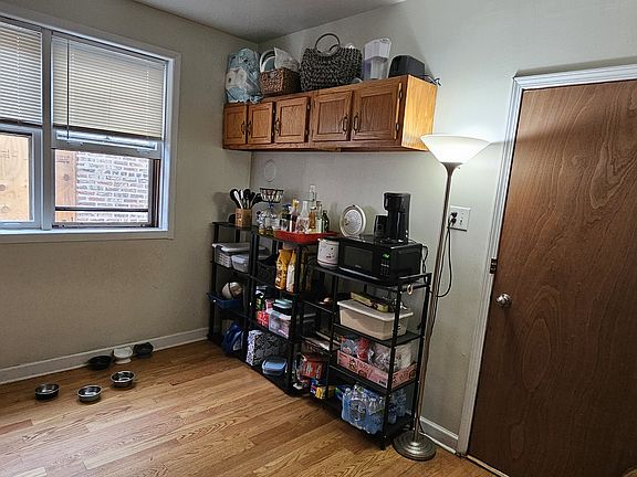 2nd image of 3523 W Montrose Ave