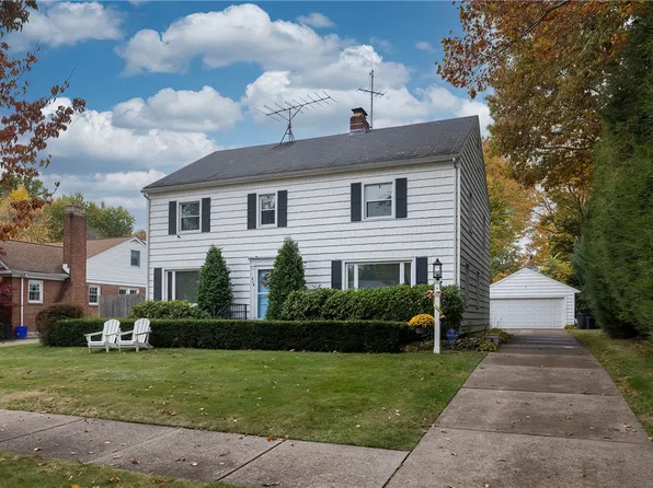 218 Connecticut Dr, Erie, PA 16505