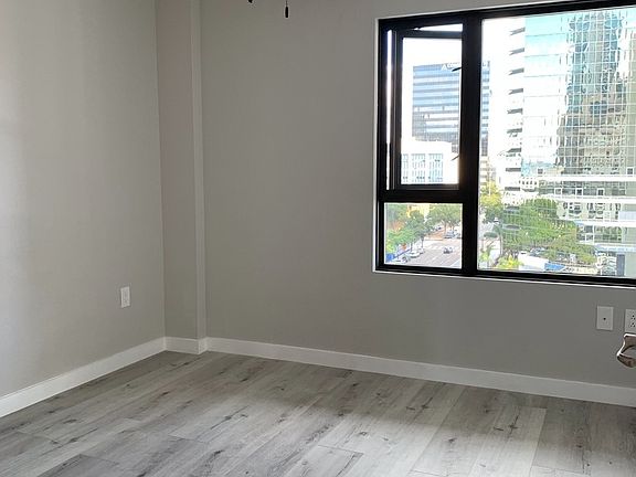 4th image of 1240 India St Unit 914