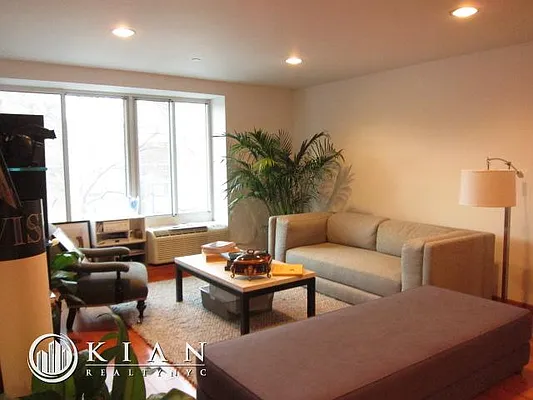 Rented by Kian Realty | media 29