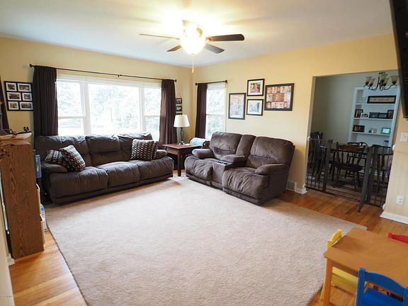 3rd image of 3144 McCracken St
