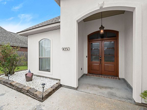 3rd image of 9050 Willow Point Dr