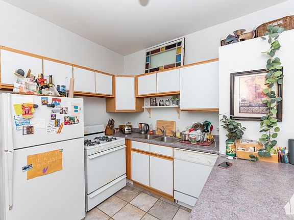 5th image of 1247 N Paulina St APT 1R