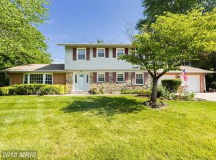 912 Country Club Dr NE, Vienna, VA 22180