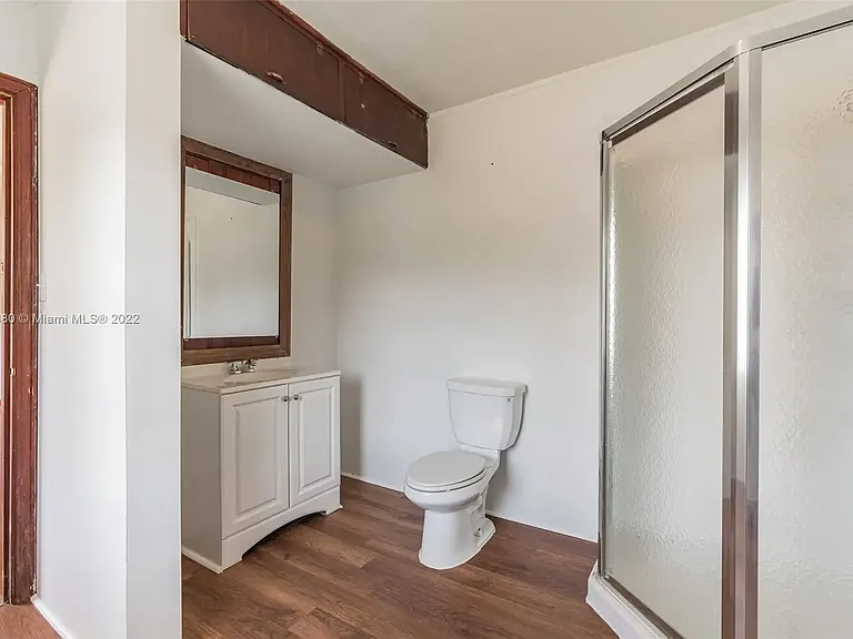 477 W 62nd St — Photo 48