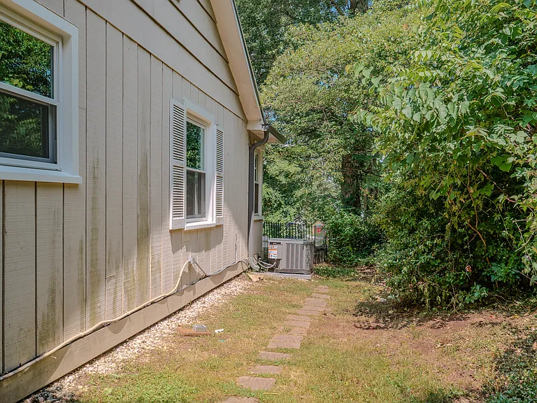 7 W Raleigh Rd #A — Photo 25
