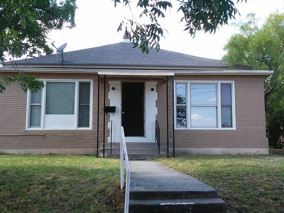 1st image of 208 E Twohig Ave