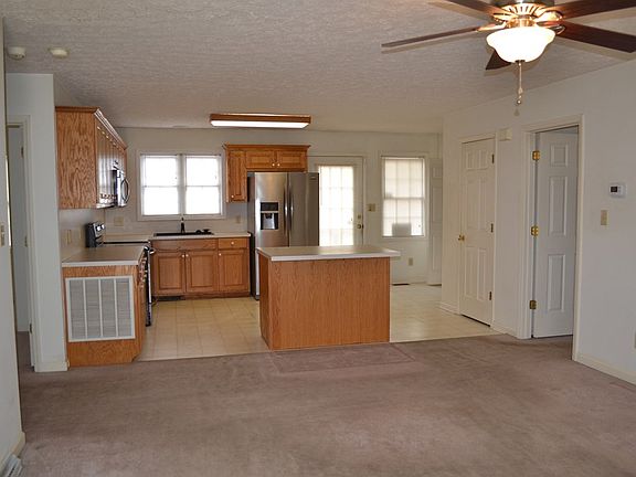 3rd image of 111 Winfield Pl