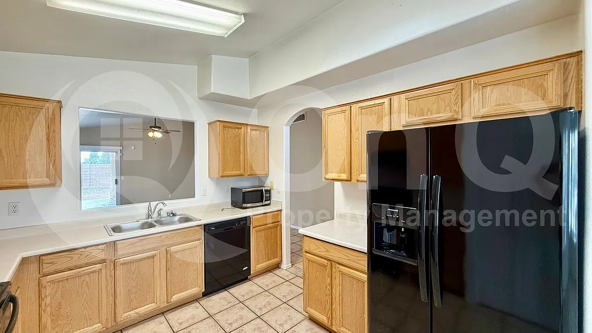 Building Photo - 2239 E Morrow Dr