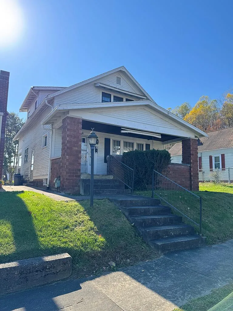 5526 Auburn Ave photo 1