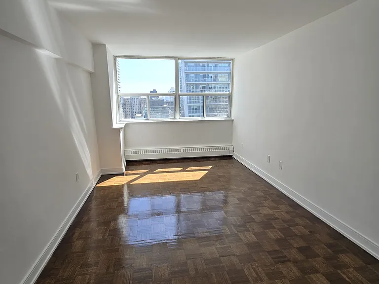 66 Broadway Ave — Photo 58