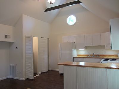 5th image of 1610 Sinclair Ln