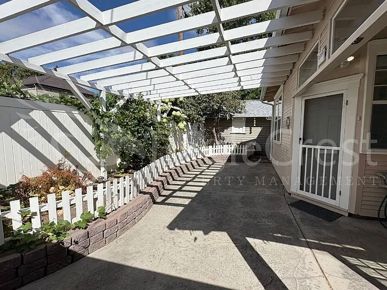515 Newell St — Photo 7